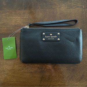 Kate Spade zippered chrissy wristlet, Berkshire road black, NWT
